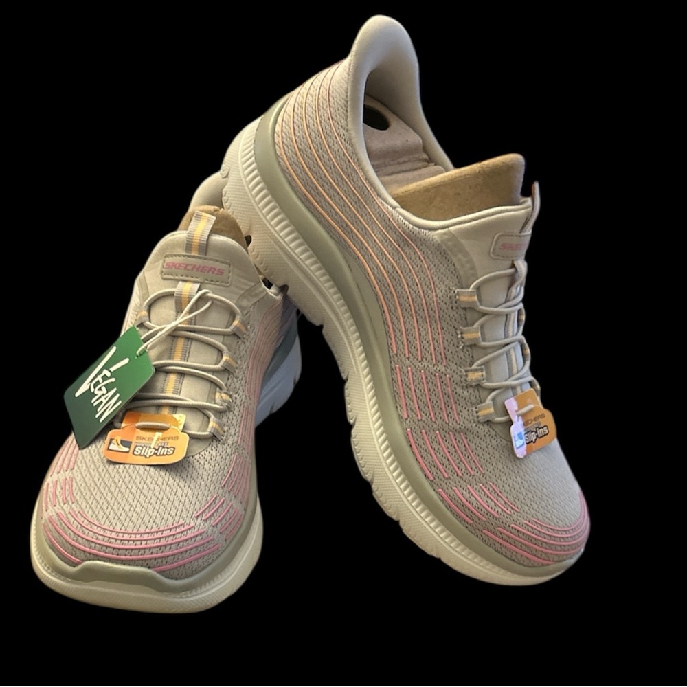 NWT Skechers Vegan Summits Plus Slip-On Sneakers Bright Wave. Size 9